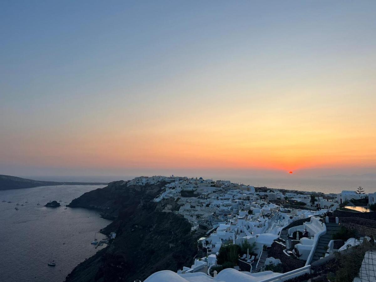 Captain John Villas Oia - Caldera & Sunset View Bagian luar foto