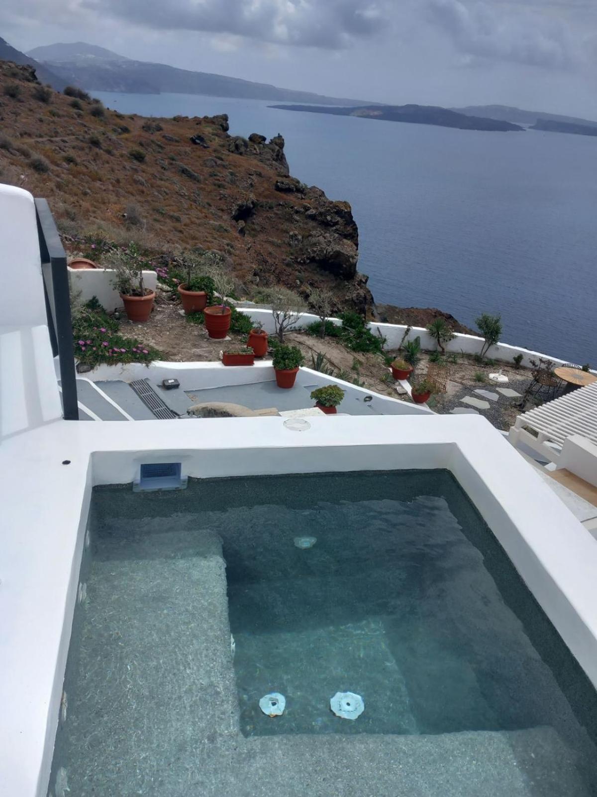 Captain John Villas Oia - Caldera & Sunset View Bagian luar foto