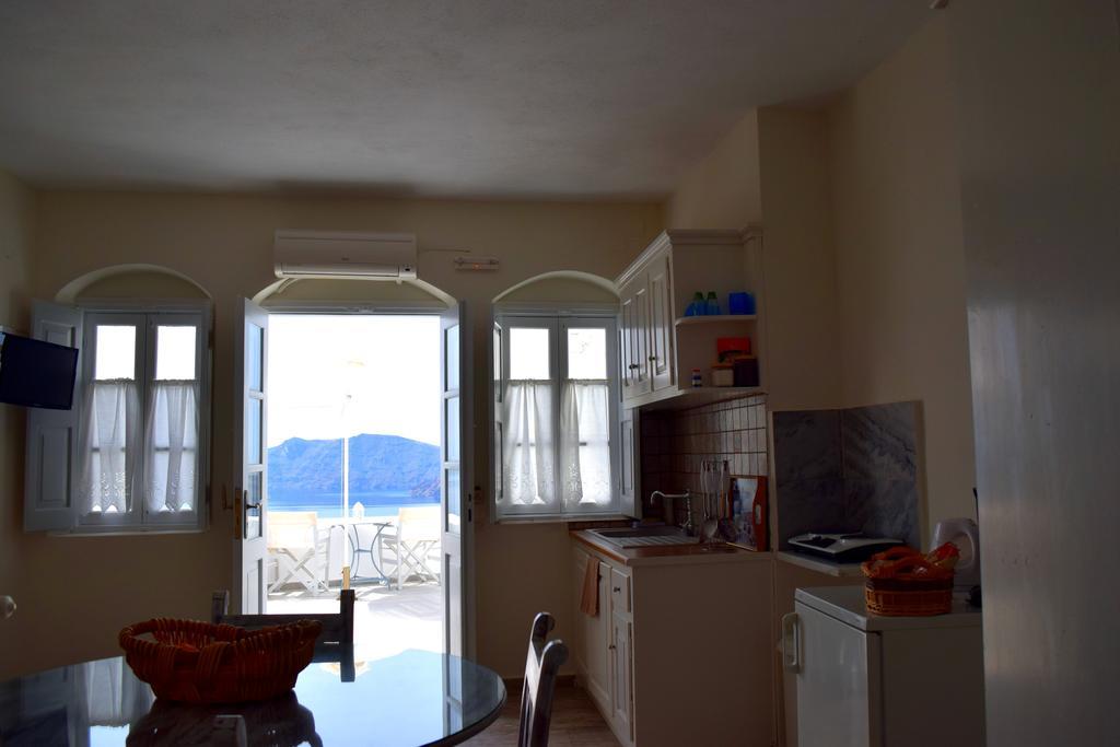 Captain John Villas Oia - Caldera & Sunset View Bagian luar foto